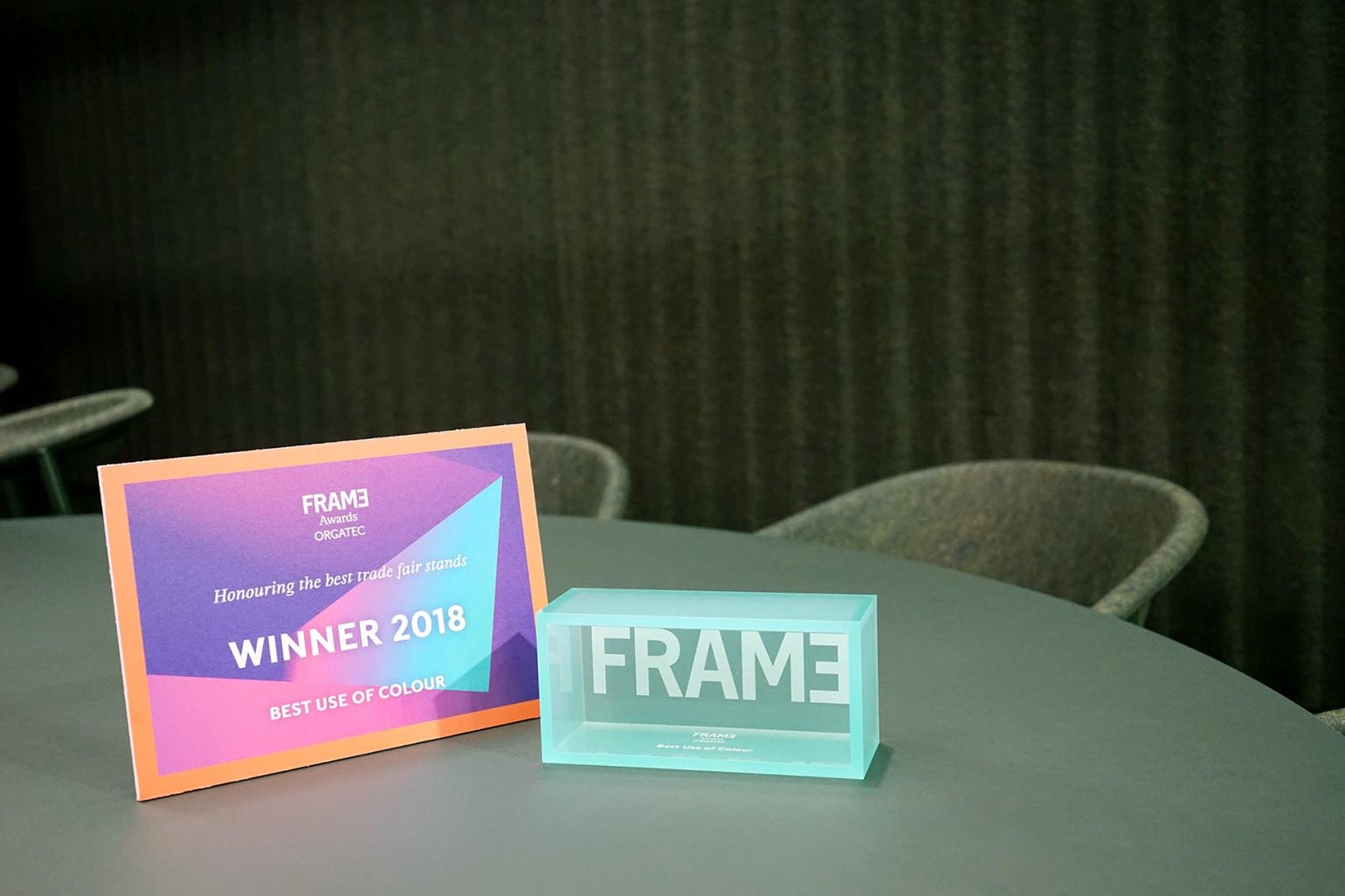 De-Vorm-FRAME-Award-Orgatec-2018-Best-Use-Of-Colour-XL-01-XL