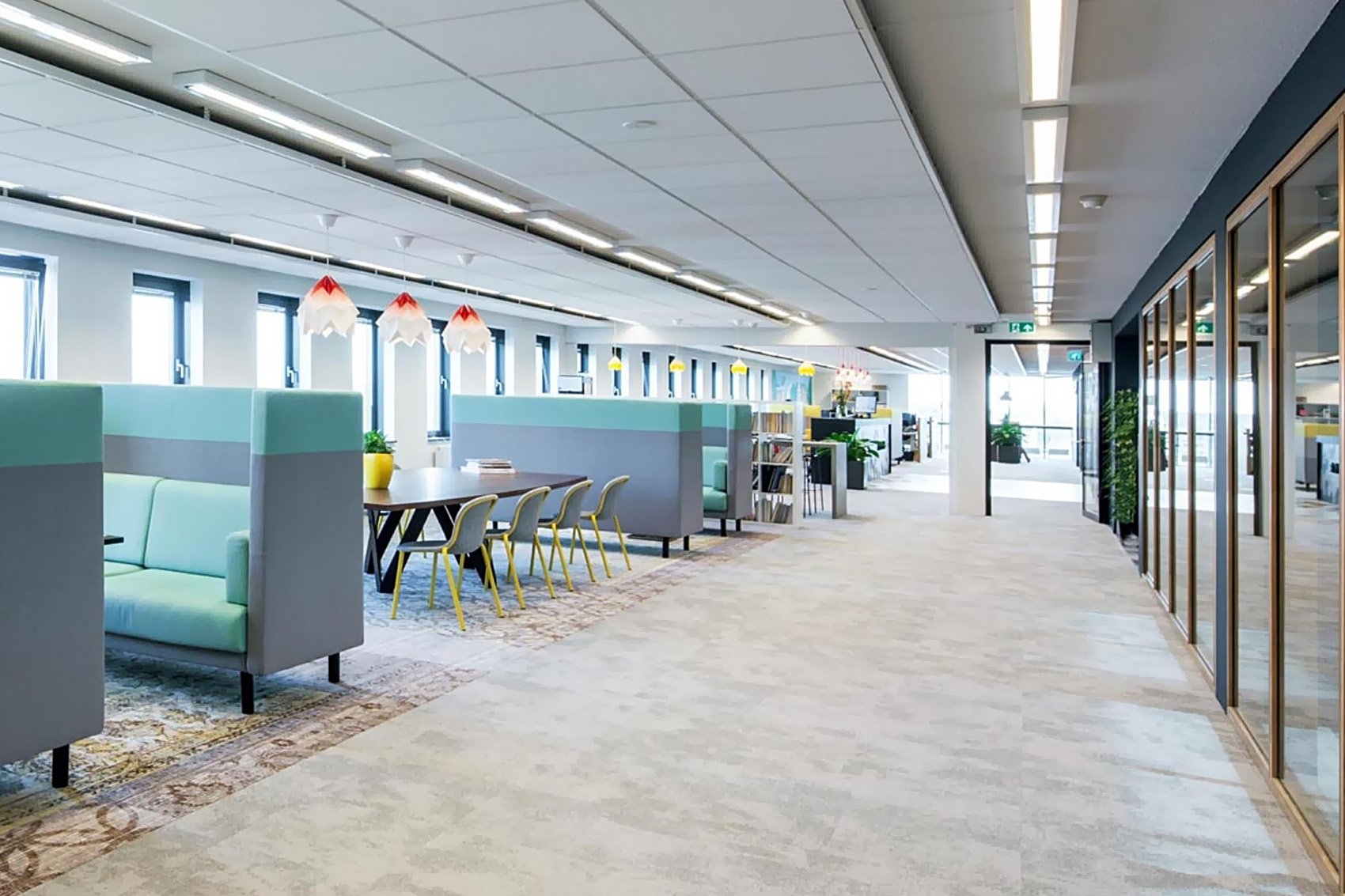 Vibrant TOPdesk office with Arnhem sofas and LJ 2 chairs by De Vorm 